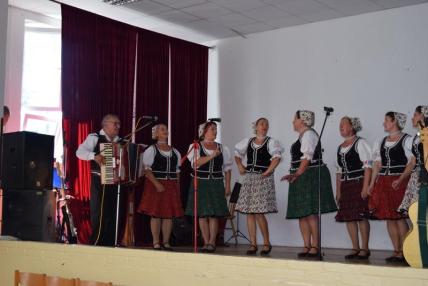 Spevácka skupina Potoky z Nižného Hrabovca. Spevácka skupina Potoky z Nižného Hrabovca.
