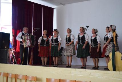 Spevácka skupina Potoky z Nižného Hrabovca. Spevácka skupina Potoky z Nižného Hrabovca.