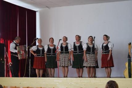 Spevácka skupina Potoky z Nižného Hrabovca. Spevácka skupina Potoky z Nižného Hrabovca.