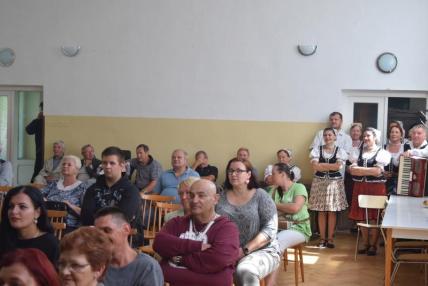 Diváci podujatia. Diváci podujatia.