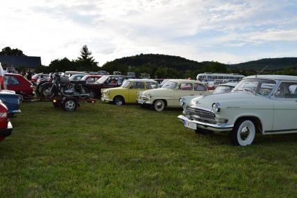 Stretnutie veterán klub rallye v Trnave pri Laborc Stretnutie veterán klub rallye v Trnave pri Laborc