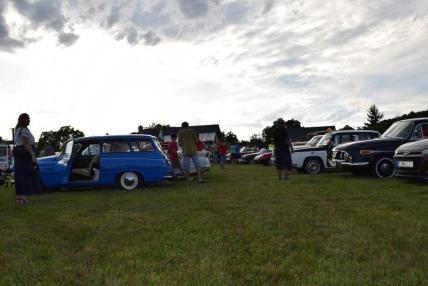 Stretnutie veterán klub rallye v Trnave pri Laborc Stretnutie veterán klub rallye v Trnave pri Laborc