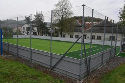 montáž mantinelov. montáž mantinelov.