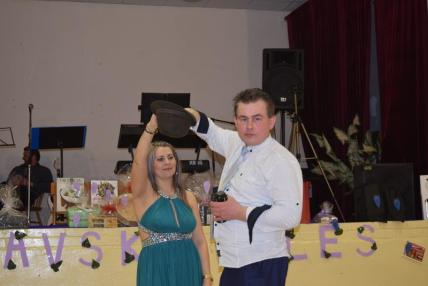Trnavský ples 10.2.2018. - rebovanie tomboly. Trnavský ples 10.2.2018. - rebovanie tomboly.