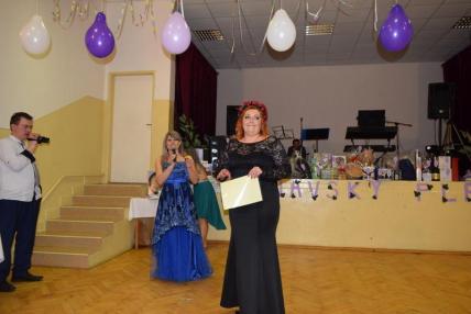 Trnavský ples 10.2.2018. - rebovanie tomboly. Trnavský ples 10.2.2018. - rebovanie tomboly.